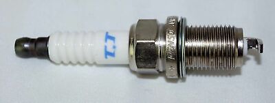 8 PCSNEW -- DENSO #4504 PLATINUM T T Spark Plugs -- PK20TT